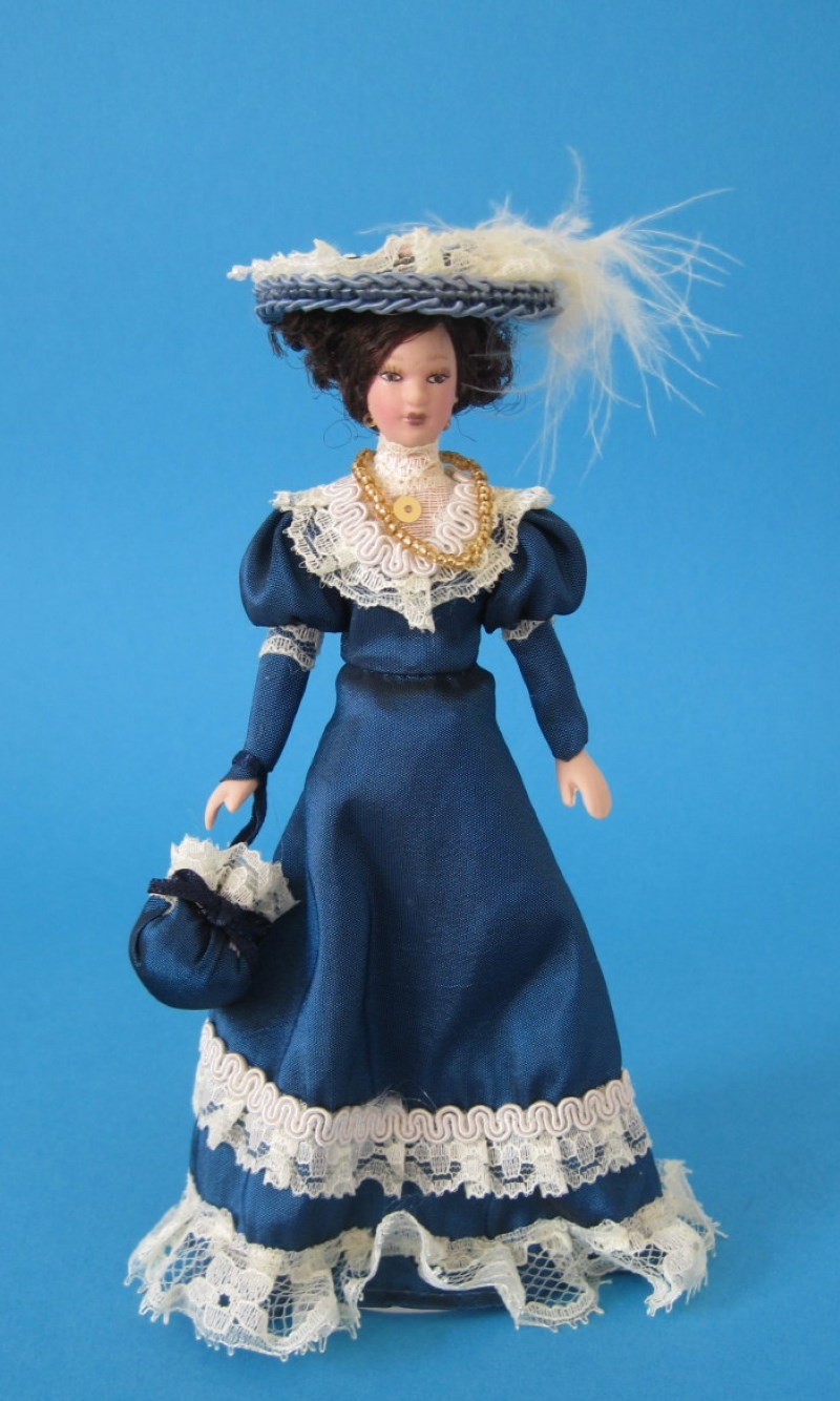 Puppenhaus Puppe 1//12th Maßstab Viktorianische Dame Blau Satin Kleid Und Mütze