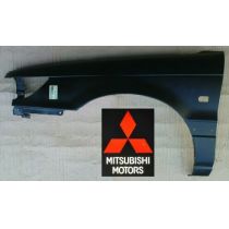 NEU + Kotflügel Mitsubishi Colt / Lancer C 50 Limousine / Fließheck L - 9.88 - 8.91 - mit Blinkerloch MB549985