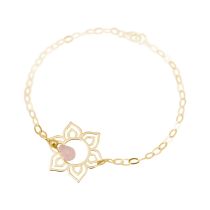 GEMSHINE Damenarmband aus hochwertig vergoldetem 925 Silber mit YOGA Lotusblume und Rosenquarz